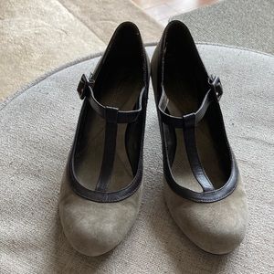 Naturalizer Taupe Suede T-strap Pumps Size 7